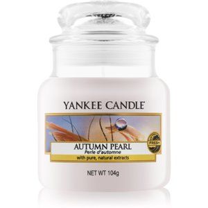 Yankee Candle Autumn Pearl vonná sviečka Classic stredná 104 g