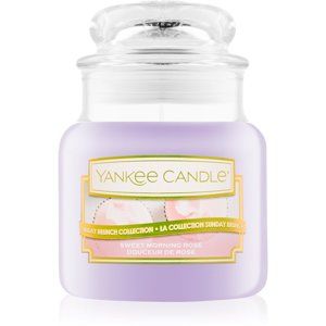 Yankee Candle Sweet Morning Rose vonná sviečka Classic malá 104 g