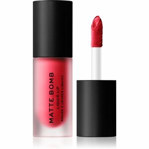 Makeup Revolution Matte Bomb matný tekutý rúž odtieň Lure Red 4,6 ml