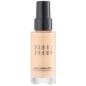 Bobbi Brown Skin Foundation SPF 15 hydratačný make-up SPF 15 odtieň 4 Natural 30 ml