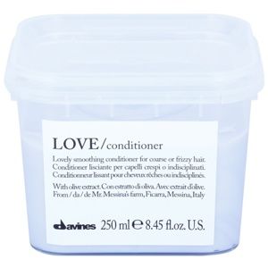 Davines Essential Haircare LOVE Smoothing Conditioner uhladzujúci kondicionér pre nepoddajné a krepovité vlasy 250 ml