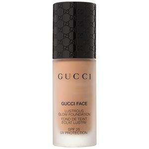 Gucci Face Lustrous Glow Foundation make-up pre rozjasnenie pleti SPF 25 odtieň 070 30 ml