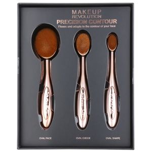 Makeup Revolution Pro Precision Brush sada štetcov na kontúrovanie 3 ks