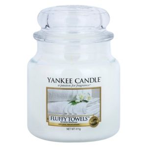 Yankee Candle Fluffy Towels vonná sviečka Classic stredná 411 g